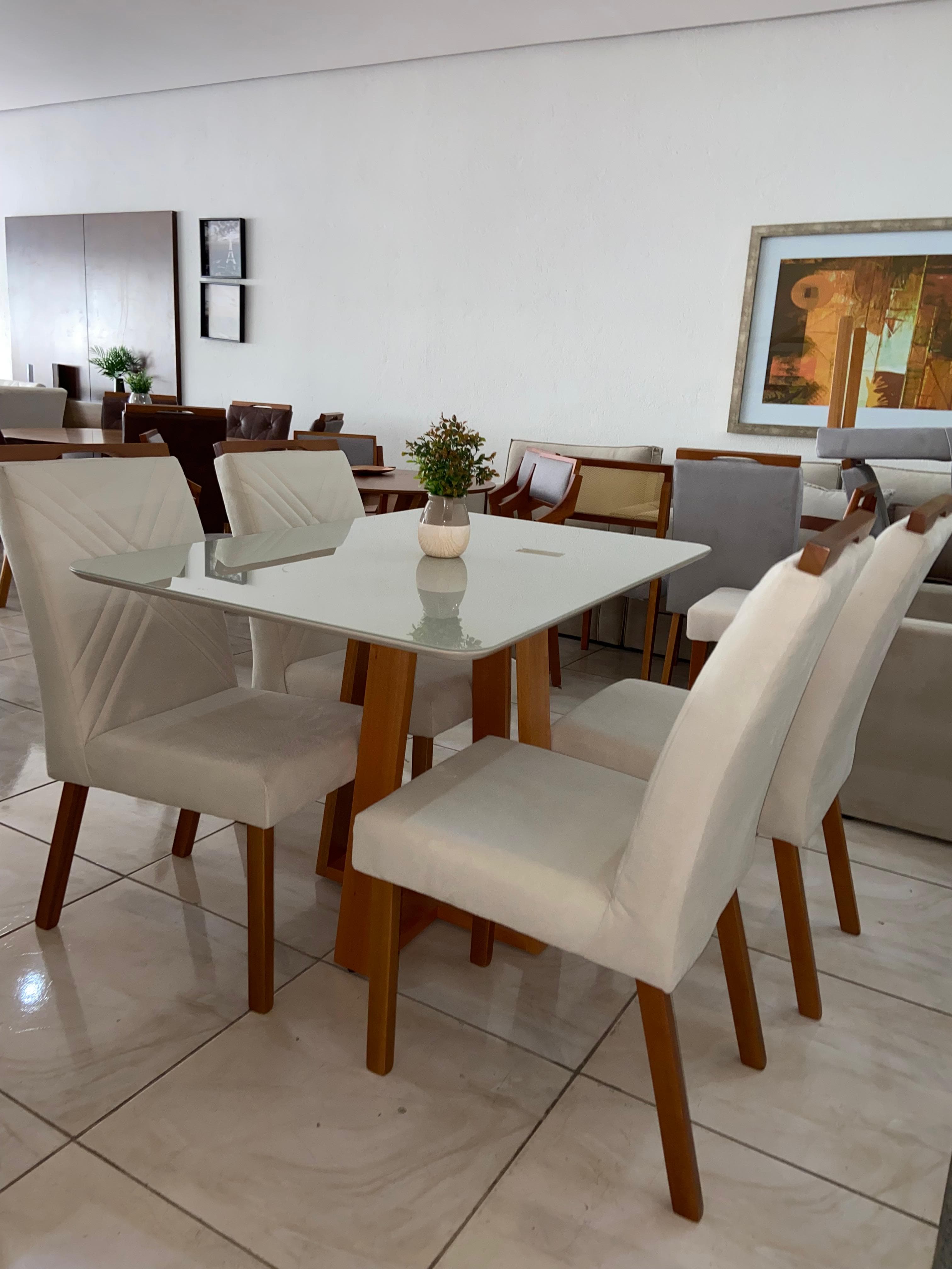 CONJUNTO MESA EMILY C/ 4 CADEIRAS SIMONE