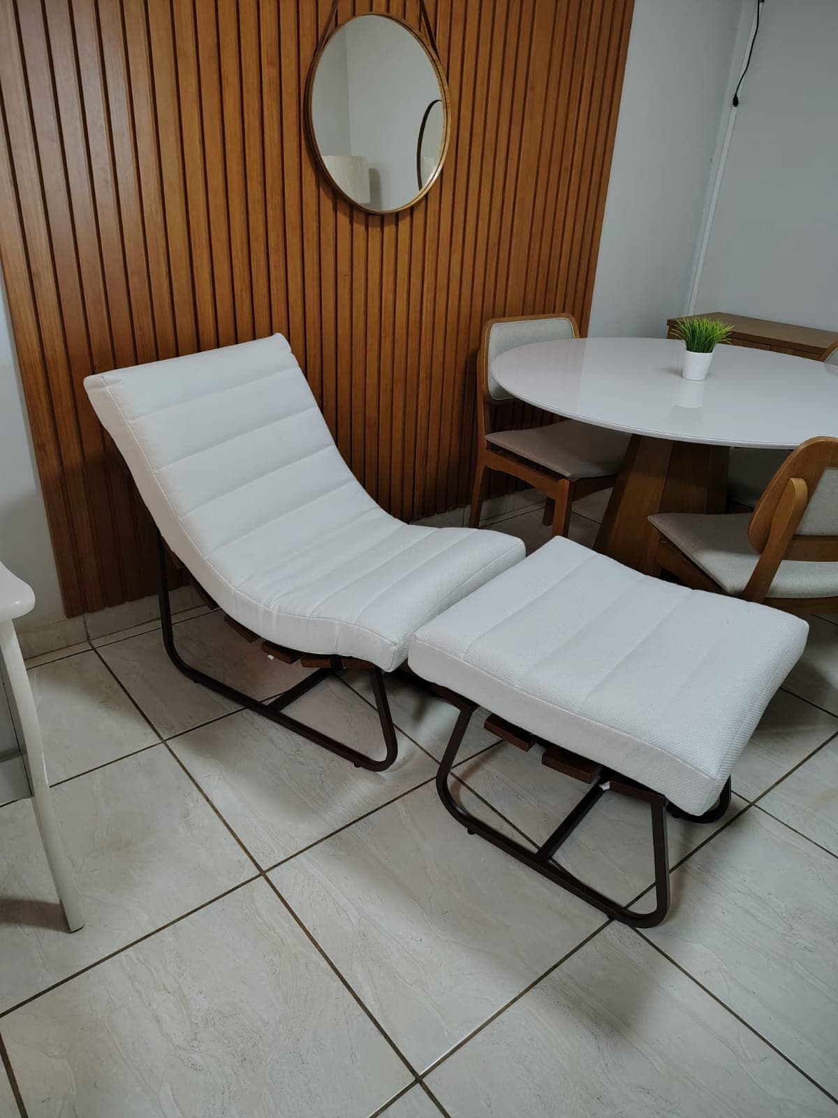 POLTRONA COSTELA RUBI C/ PUFF