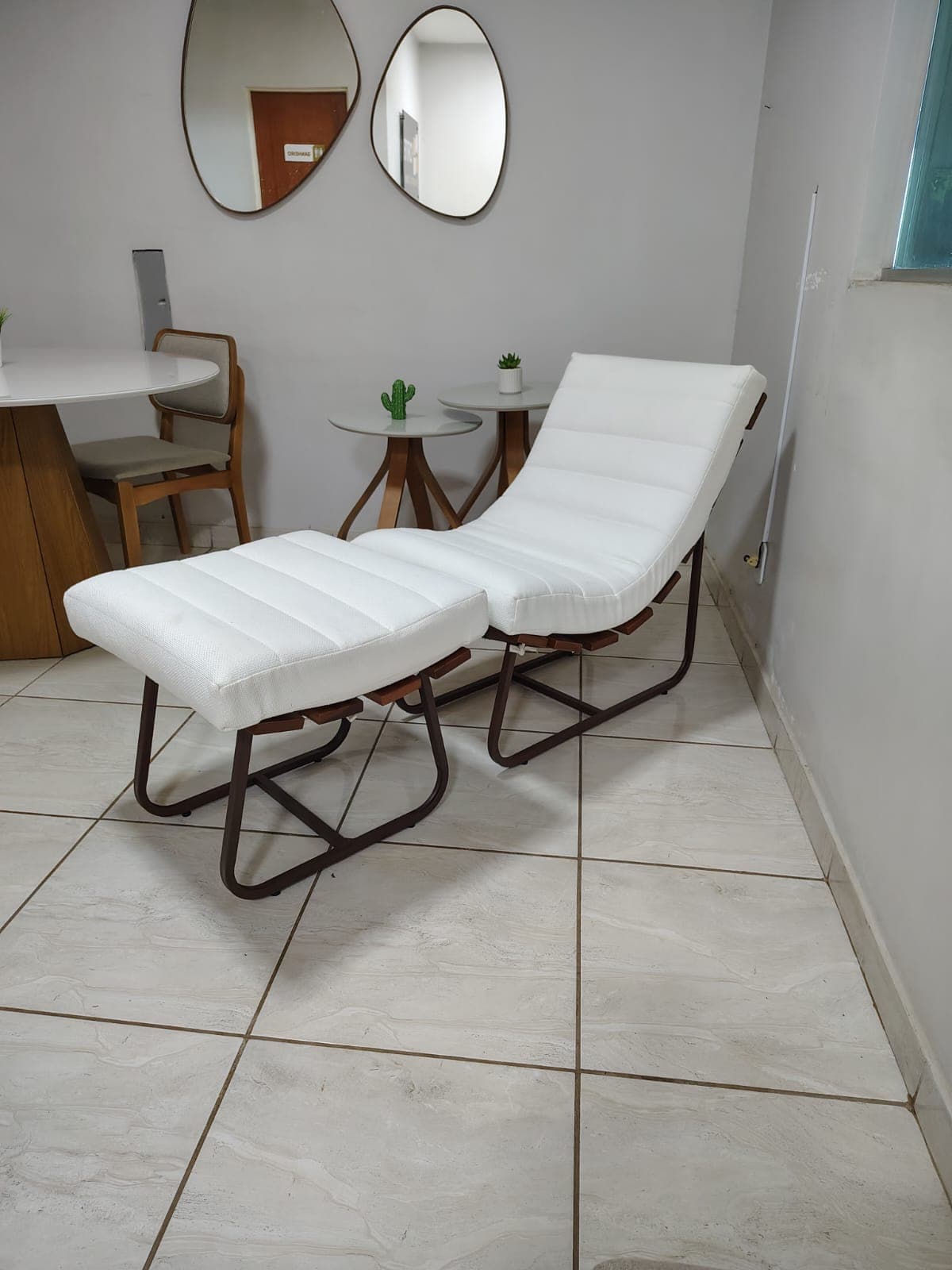 POLTRONA COSTELA RUBI C/ PUFF