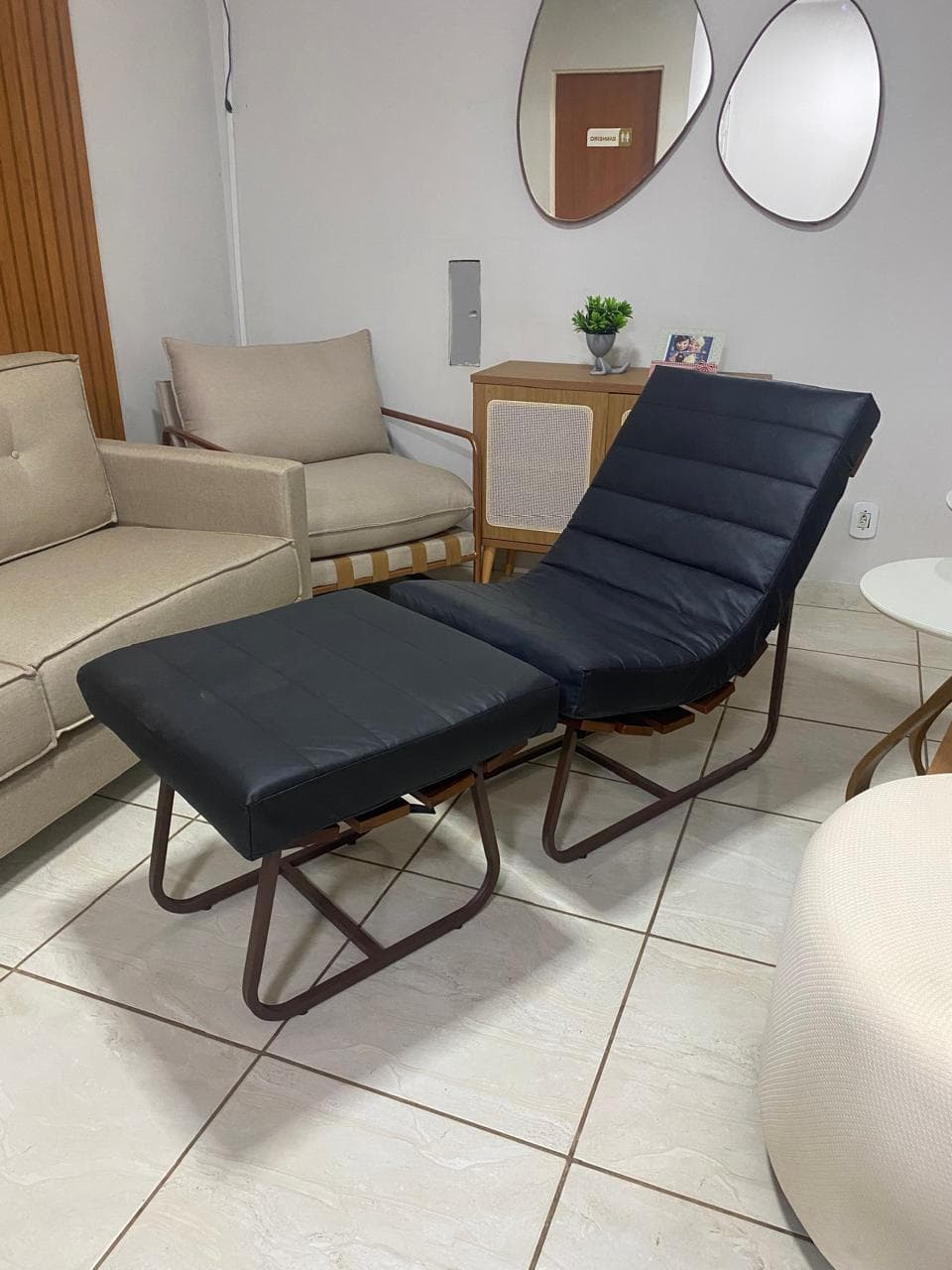 POLTRONA COSTELA RUBI C/ PUFF